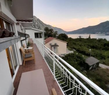 Orahovac Apartment | Elegant Oceanfront Suites at Lux Apartmani Darija