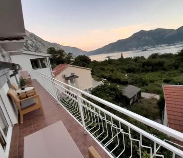Orahovac Apartment | Elegant Oceanfront Suites at Lux Apartmani Darija