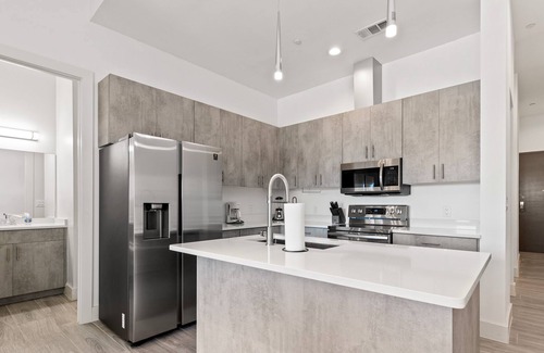 Cedars Apartment | LUX Apartment in the City! 1 King/1Queen/ 2 Bath