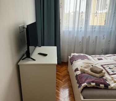 Baia Mare Apartment | Stylish Apartment Near Vivo Mall with Family-Friendly Amenities