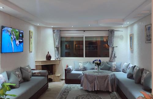 Sidi Bouzid Apartment | Elegant Apartment with Pool and Oceanfront Views