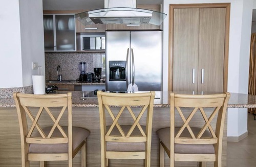 Villas Del Mar Apartment | Cozy 2-Bedroom Apartment with Ocean View in Juan Dolio