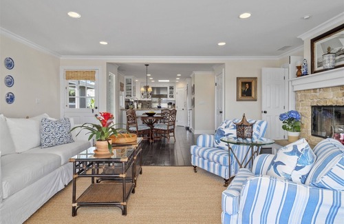 West Newport House | Pet-Friendly Beachfront Casa de Balboa with Ocean Views