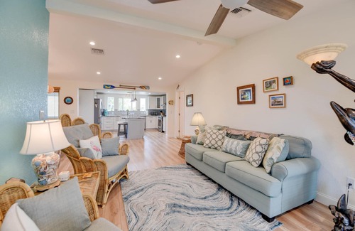 Breezeswept Beach Estates House | Lux Canal Front Home w/Dock, Near Looe Key – Fishing, Diving & Sunsets!