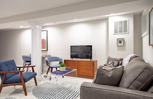 Park View Apartment | Cozy CoHi Cove - Steps from METRO and Vibrant Shopping