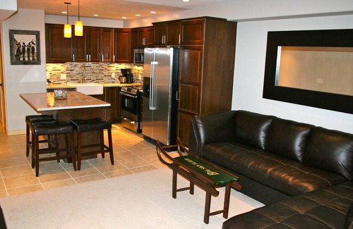 Frisco Condo | Deluxe Mountainside Condo with Pool and Lake View