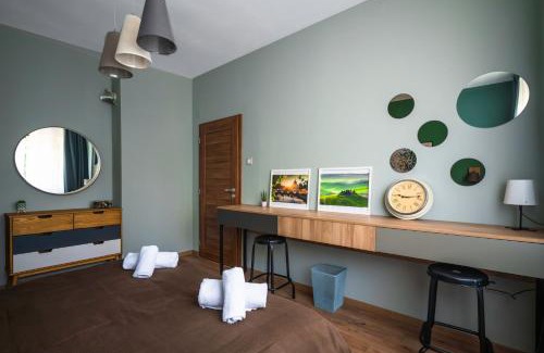rayon Triaditsa Apartment | Cozy Flat by the Park with Work Space & Family Amenities