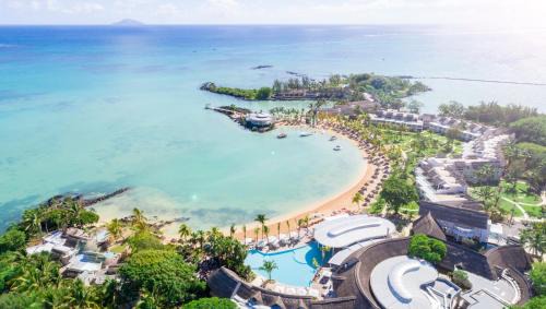 Grand Gaube Resort | Relax at LUX* Grand Gaube Resort & Villas: Beachfront Bliss