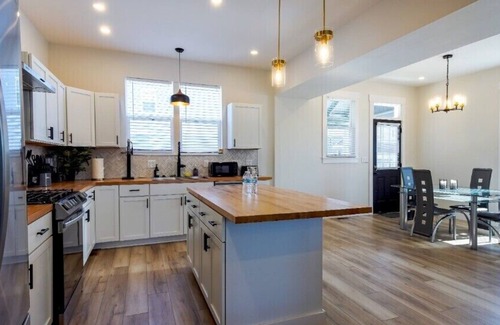Downtown Columbus House | Premier Downtown Retreat with Bike Trail and Spa Access
