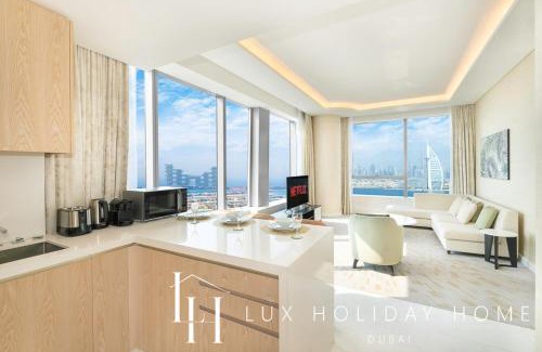 Palm Jumeirah Apartment | Mesmerizing Ocean Views at The Palm Tower Suite 4