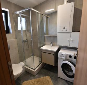 Inija Apartment | Top-Rated Hotel Lux J.S.L.T. with Hot Tub & Family Friendly