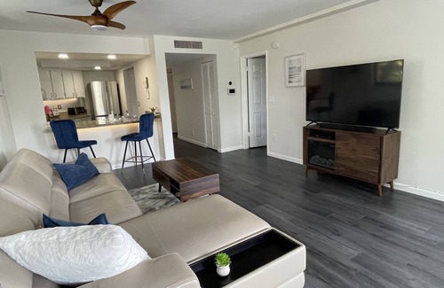 Delray Beach Condo | Ideal Delray Beach King Bed Suite with Ocean View Amenities