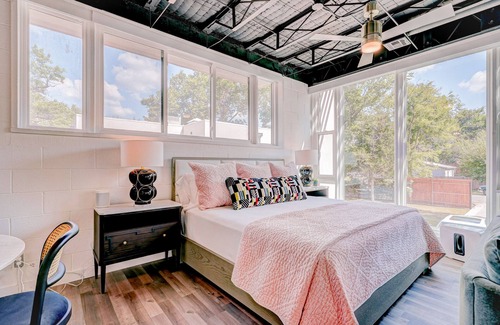 Norman House | Lux Norman Hideaway | Studio Near OU Campus #Cha
