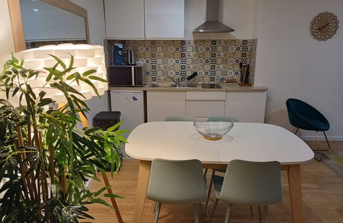 Meaux Apartment | Cozy Retreat: Lux & Panorama Near Paris-Disney