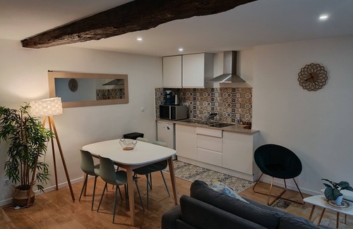 Meaux Apartment | Cozy Retreat: Lux & Panorama Near Paris-Disney