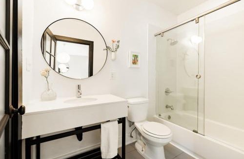 Pendleton Apartment | Pet-Friendly Parkside 1BR with Patio and Sun Deck