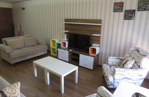 Nilufer Apartment | Stylish Private Apartment with Family-Friendly Amenities