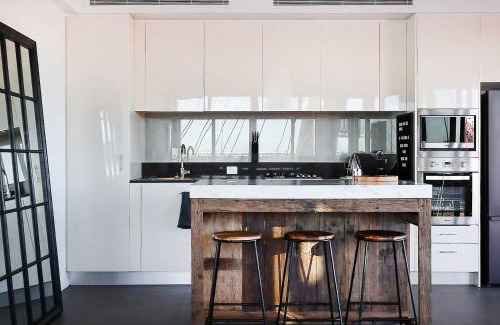 Pyrmont Apartment | Lux Pyrmont 1 Bed Apt - Parking & Pool Access