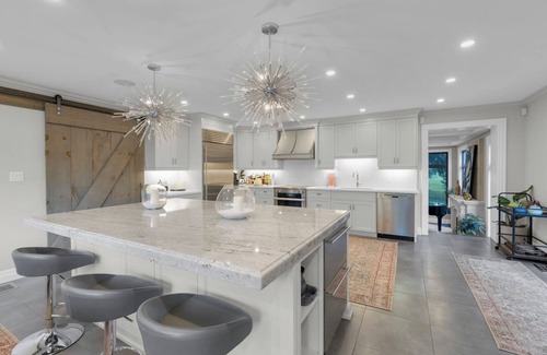 Halton Regional Municipality House | LUX Retreat: Slps14+HotTub+Pool+Games+Yoga+MORE