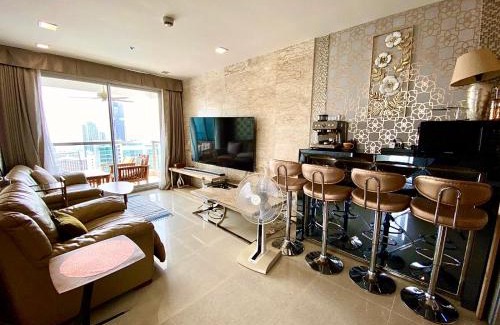 North Pattaya Apartment | Experience Lux SL: 5-Star Oceanfront Retreat with Spa