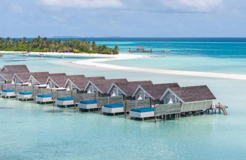 Dhidhoofinolhu Island Resort | Experience LUX* South Ari Atoll Resort & Villas - 5 Star Escape
