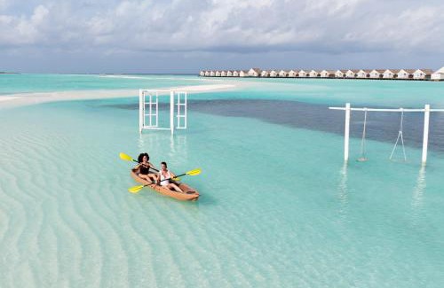 Dhidhoofinolhu Island Resort | Experience LUX* South Ari Atoll Resort & Villas - 5 Star Escape