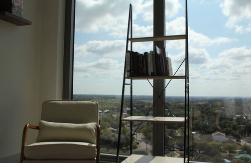 Swede Hill Apartment | Lux, Spacious 2B Penthouse w/Stunning Views