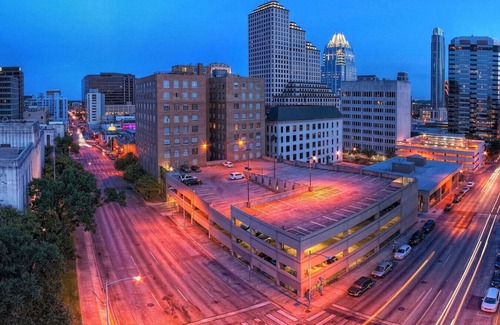 Swede Hill Apartment | Lux, Spacious 2B Penthouse w/Stunning Views