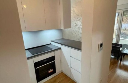 Dubovica Apartment | Cozy Studio Apartment in Bečići with Family Amenities