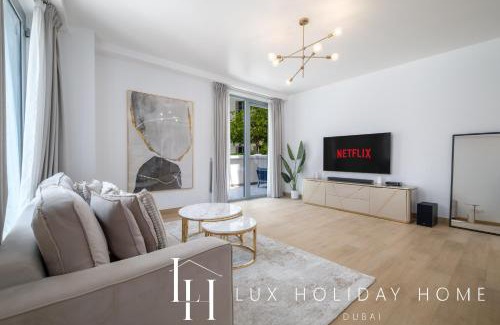Dubai Apartment | Relaxing Oceanfront Stay at LUX The La Mer Suite 4
