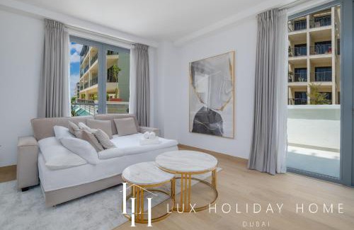 Dubai Apartment | Relaxing Oceanfront Stay at LUX The La Mer Suite 4