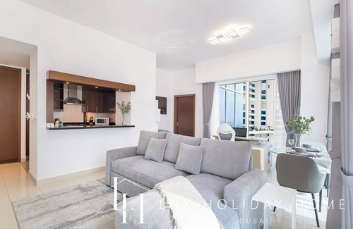 Business Bay Apartment | LUX The West Wharf Canal View Suite