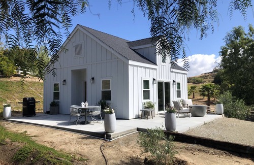 Temecula House | Top-Rated Vineyard Escapes: Modern Barn with Spa & Breakfast