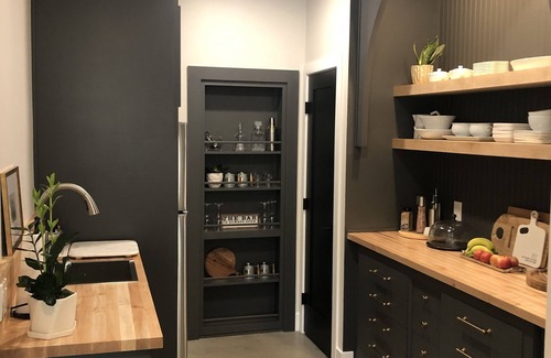 Temecula House | Stylish Modern Bunkhouse at Lux Vineyard Escapes - 10/10 Rated