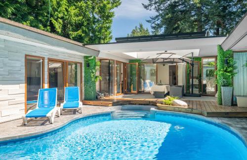 Crescent Beach Villa | Beachfront White Rock Pool House with Ocean Views & Ratings