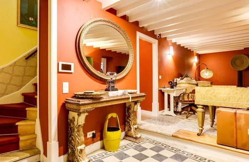 Sintra House | Cozy LUXa Charm House | Room 9 with Family-Friendly Amenities