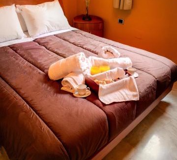 Jaen Apartment | Stylish ÁticoDúplex Steps from the Cathedral, Rated 9.3