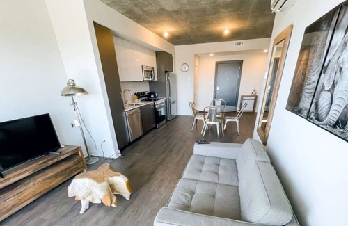 Saint-Laurent Condo | Convenient Corporate Stays at Monarc | 1 BR Pet-Friendly Apt
