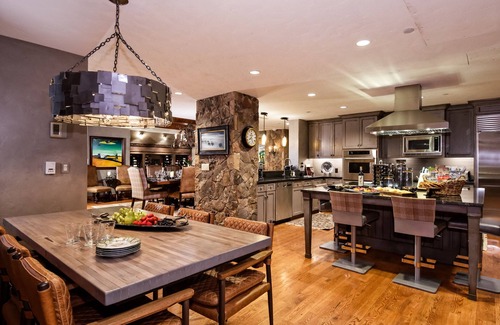 Avon Condo | Elegant 2-Story Ritz Penthouse | Ski In/Ski Out Access