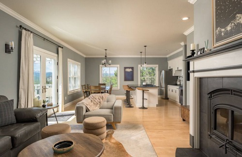 Black Hawk House | Top-Rated 4BR Mountain Retreat with Breathtaking Views