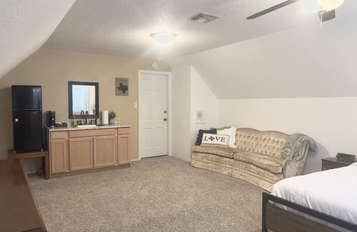Carter's Grove House | Top-Rated 5BR Family Retreat Near TAMU with Kitchen