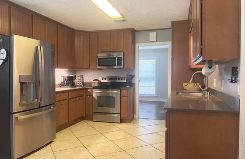 Carter's Grove House | Top-Rated 5BR Family Retreat Near TAMU with Kitchen