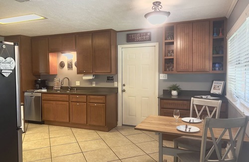 Carter's Grove House | Top-Rated 5BR Family Retreat Near TAMU with Kitchen