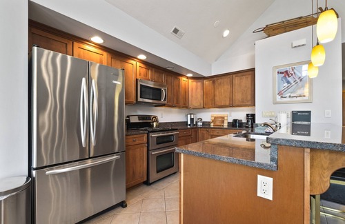 Lincoln House | Mountain Retreat with Pool Table & Firepit | Sleeps 16