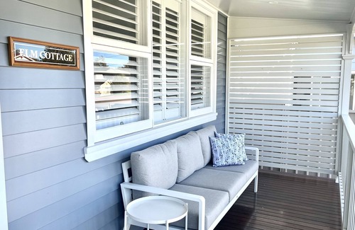 Budgewoi Cottage | LUXE Adults Retreat! w/Pool table, Spa, Firepit & close to Lake