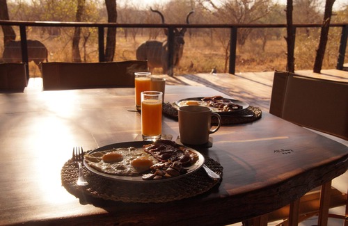Marloth Park Villa | Elegant Afrikaanse Bushvilla with Heated Pool near Kruger Park