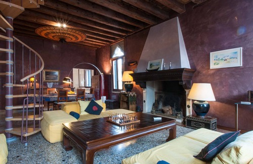 Cannaregio Apartment | Tranquil Escape at Palazzo Cannaregio - Guest Rated 9.8
