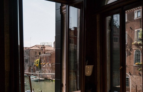 Cannaregio Apartment | Tranquil Escape at Palazzo Cannaregio - Guest Rated 9.8