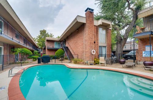 Oak Lawn Apartment | Modern Dallas Condo with Pool & Spa near Highland Park