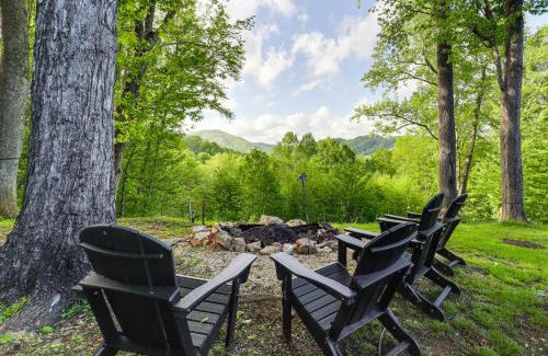 Warrensville House | Relaxing Appalachian Mountain Cabin with Hot Tub & Views